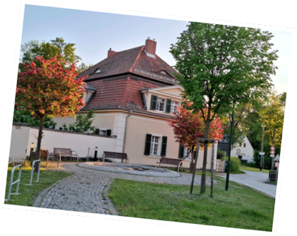 Die Zahnarztpraxis St&uuml;bner ZahnMedizin befindet sich auf dem historischen Marktplatz von Baruth bei Malschwitz